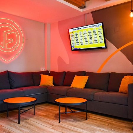 Onefam Sants Hostel Barcelona Luaran gambar