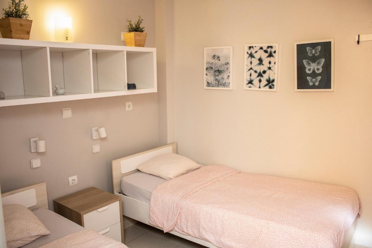 Onefam Sants Hostel Barcelona Luaran gambar
