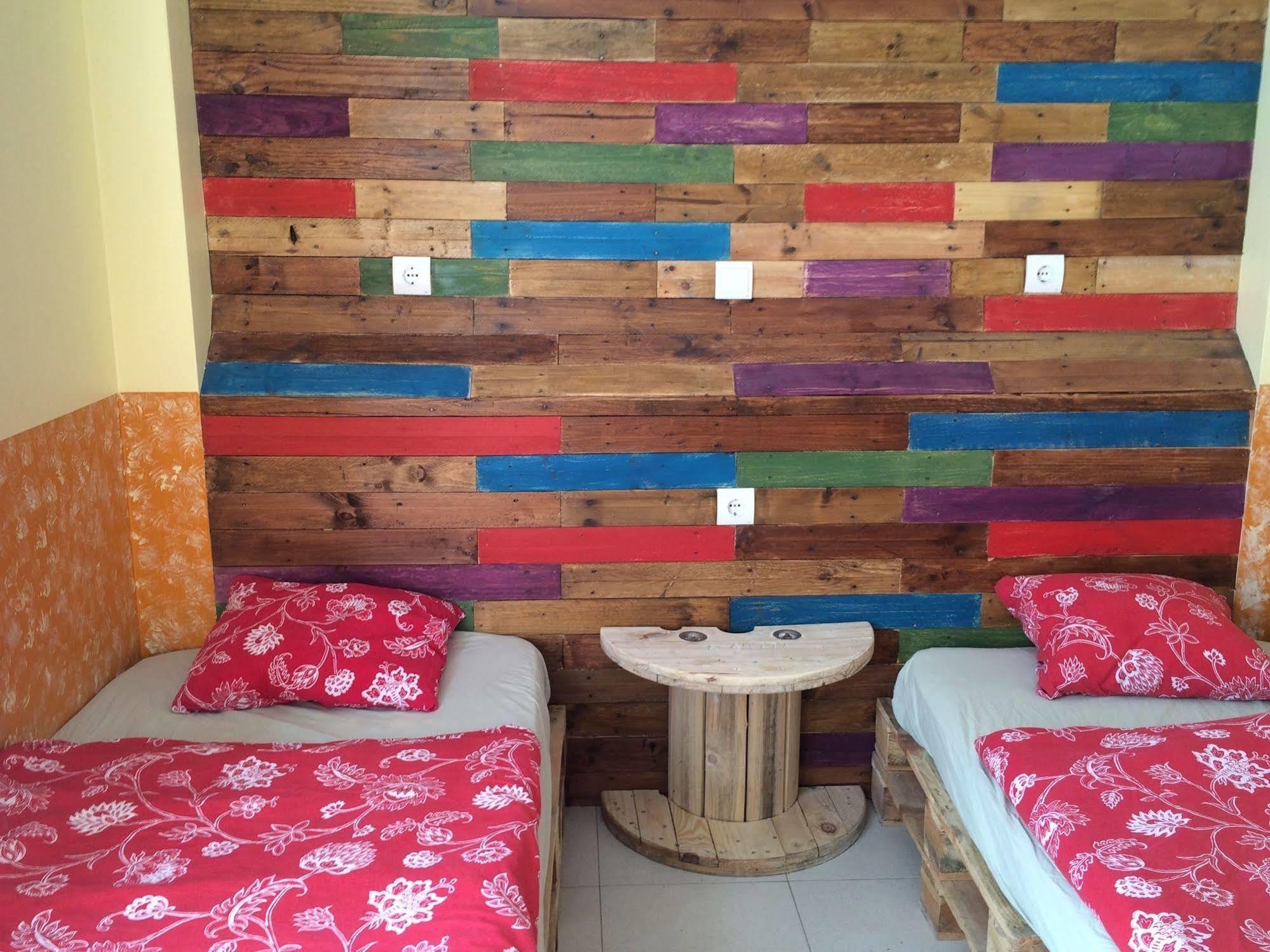 Onefam Sants Hostel Barcelona Luaran gambar
