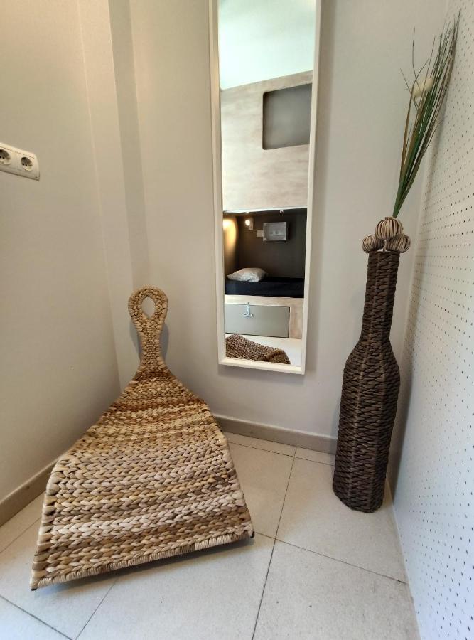 Onefam Sants Hostel Barcelona Luaran gambar