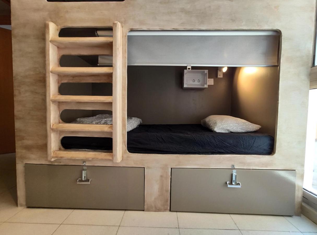 Onefam Sants Hostel Barcelona Luaran gambar